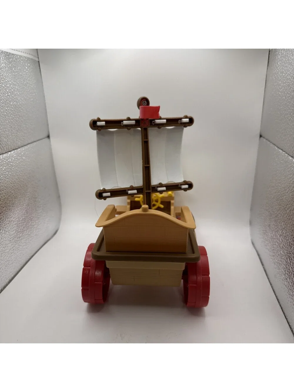 2012 Mattel Disney Jake & the Neverland Pirates Ship Car